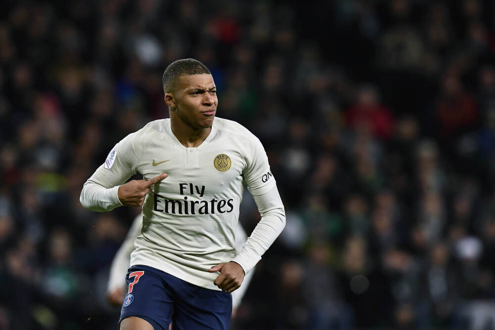 从首台到万台，尊界S800如何用技术创新定义豪华新标准